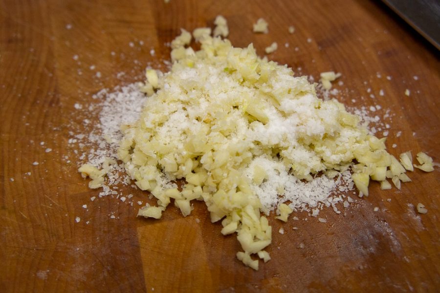 minced garlic with salt 