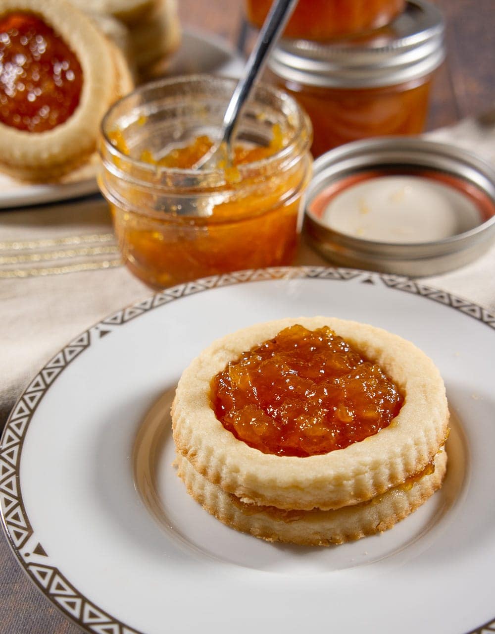 cookies with loquat jam filling