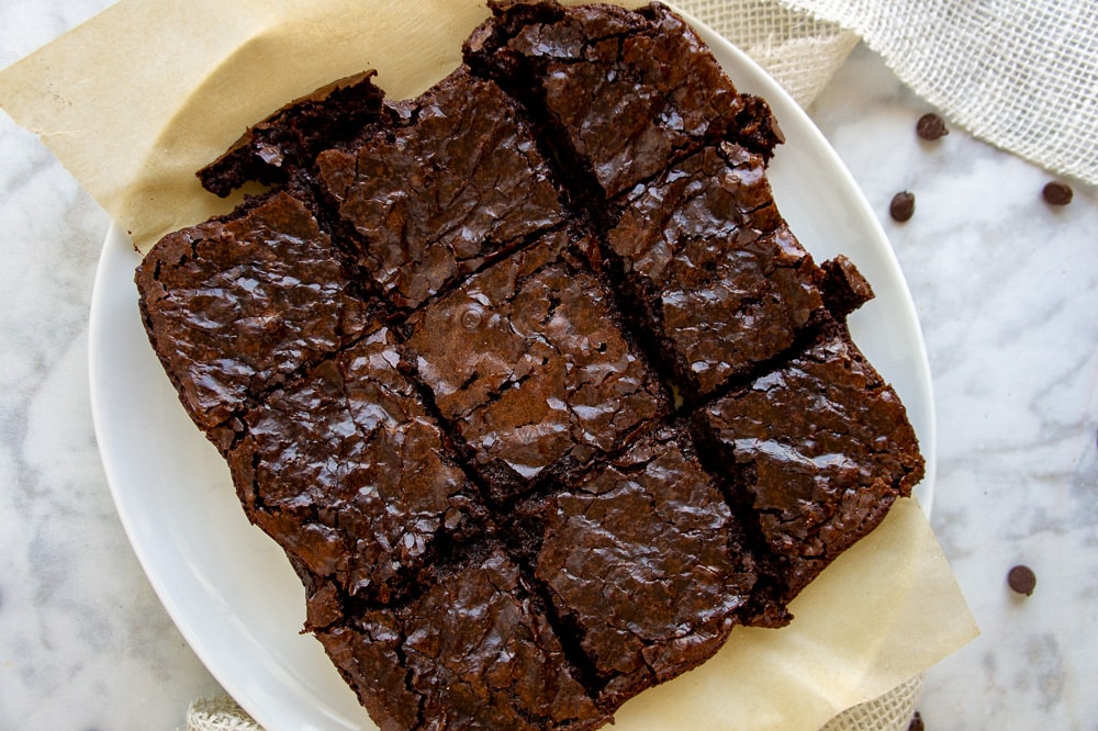 a plate of chocolate brownies