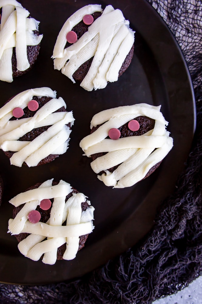 Mummy Cupcakes #HalloweenTreatsWeek